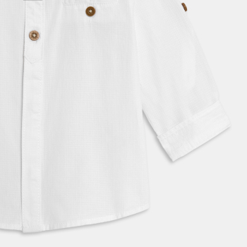 قميص منسدل من القطن الفاخر باللون الأبيض للأولاد الصغار